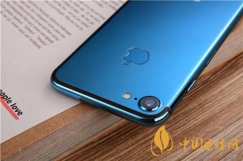iphone12藍(lán)色好看嗎？ iphone12藍(lán)色和白色哪個好看？