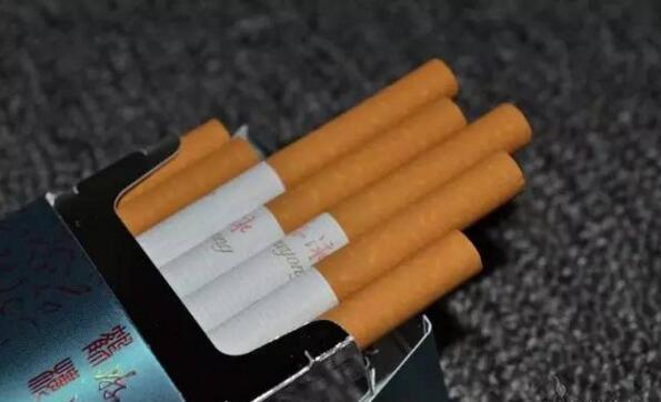 黃鶴樓游泳回歸，爺爺輩最喜愛的香煙品牌