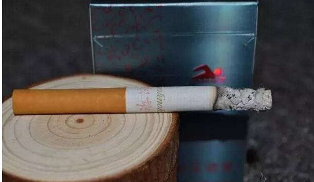 黃鶴樓游泳回歸，爺爺輩最喜愛的香煙品牌
